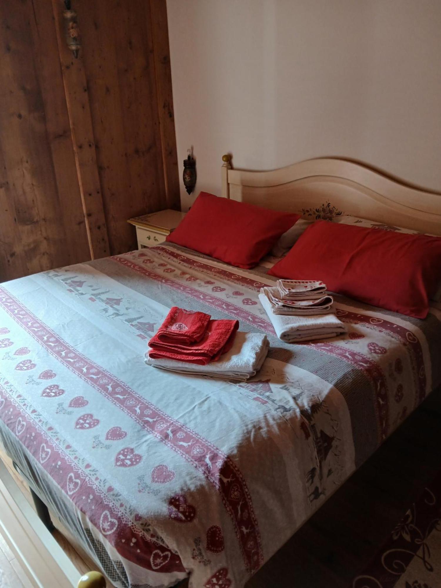 Beb La Stube Dei Partel Bed and Breakfast Ziano di Fiemme Buitenkant foto